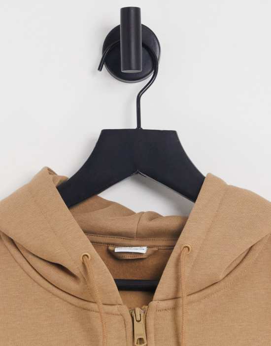 https://images.asos-media.com/products/puma-boxy-cropped-zip-through-hoodie-in-tan-exclusive-to-asos/201849155-3?$n_550w$&wid=550&fit=constrain