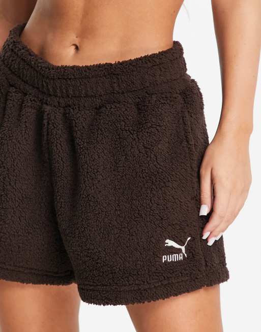 Puma - Classics - Cosy Club - Short van borg in donker chocoladebruin, exclusief bij ASOS, 3 van 4