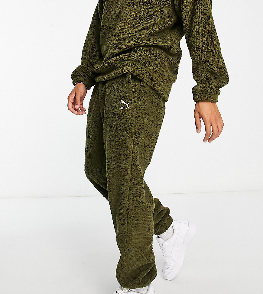 Puma classics cozy club borg sweatpants in deep olive - exclusive to ASOS-Green