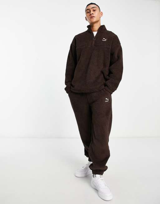 Puma - Classics - Joggingbroek van borg in donkerbruin, exclusief bij ASOS, 3 van 4