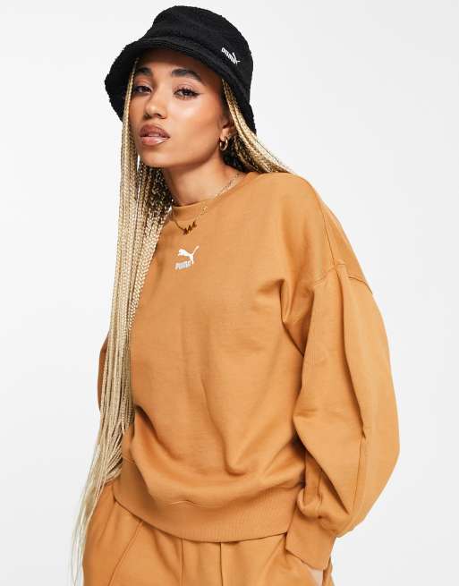 PUMA – Classics – Oversize-Sweatshirt in Wüsten-Hellbraun mit Rundhalsausschnitt