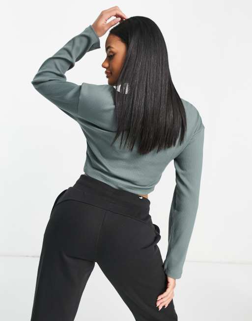 Puma Classics ribbed cross over top in green, 2 of 4