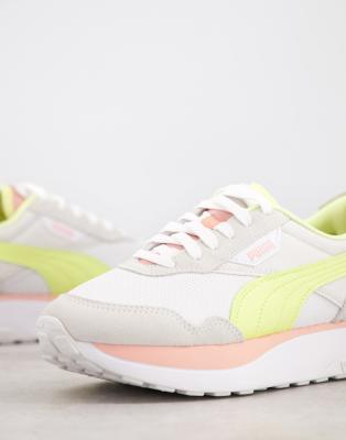 puma jaune et rose