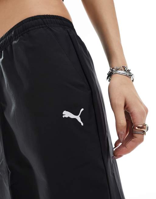 PUMA – Dare To – Svart vävd midikjol i cargostil, 2 av 5
