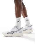 PUMA Darter Pro trainers in white