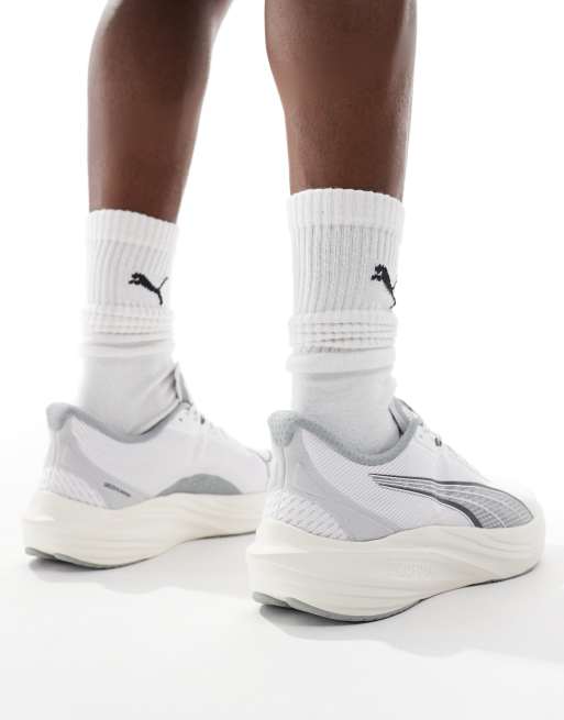 Puma Darter Pro trainers in white, 3 of 5