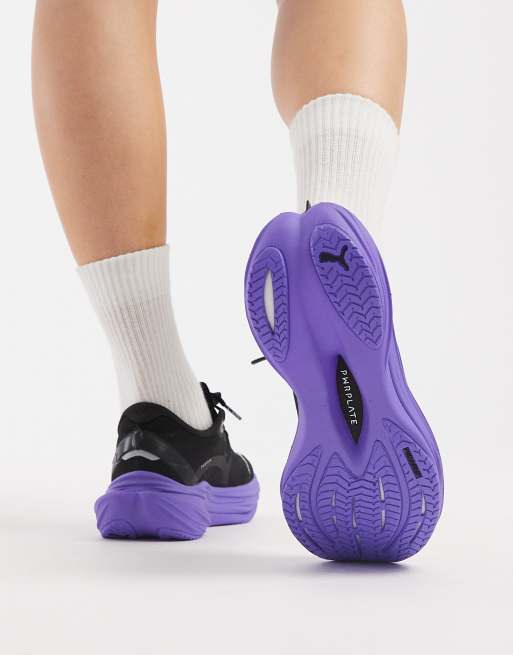 Puma Deviate Nitro 3 trainers in black and purple, 3 of 5
