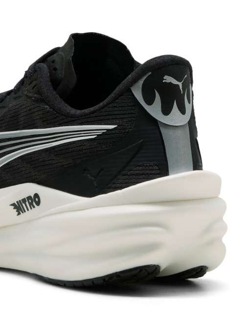 Puma Deviate Nitro 4 running trainers in black, 3 of 4