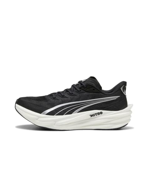 Puma Deviate Nitro 4 running trainers in black - view 1