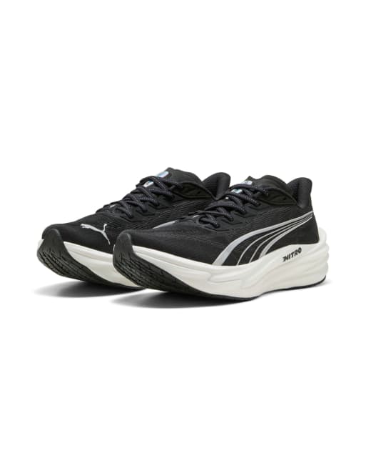 Puma Deviate Nitro 4 running trainers in black, 2 of 4
