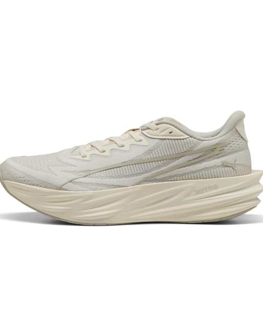 Puma Deviate pure nitro running shoes in white, 3 of 4