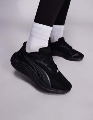 PUMA - Electrify Nitro 4 - Sneaker in Triple-Schwarz