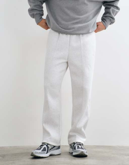 Puma Essentials heavy fleece relaxed sweatpants in white, 2 of 5