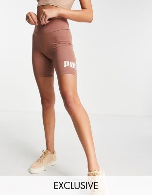 Puma - Essentials - Leggings-Shorts mit Logo in Braun