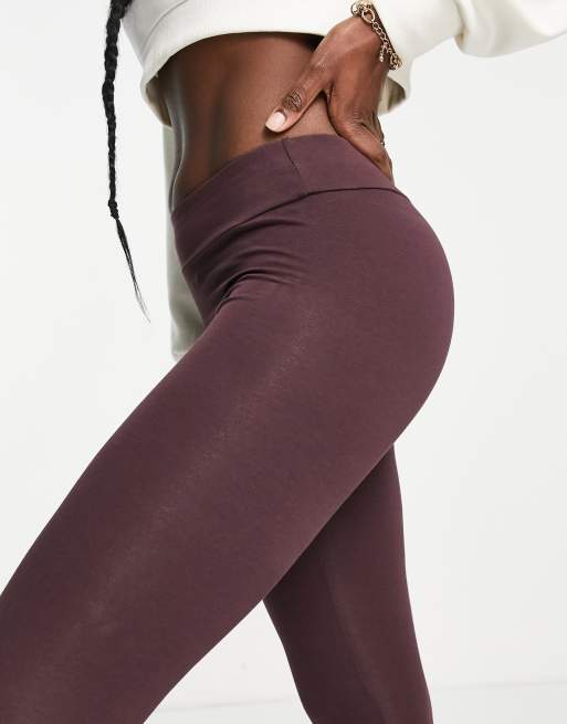 Puma Essentials logo leggings in burgundy