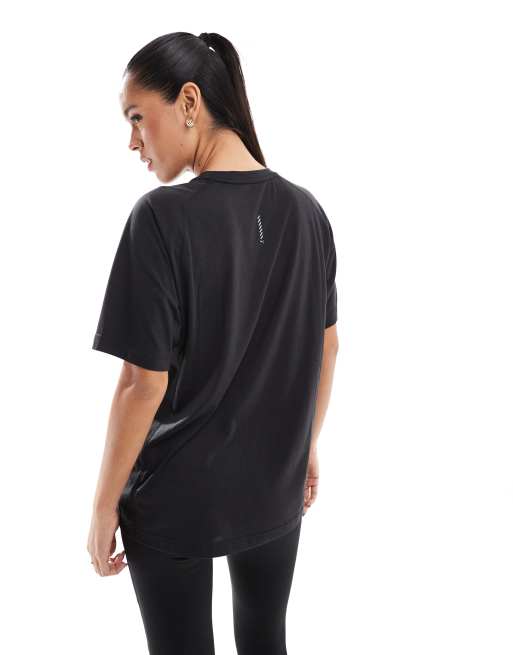 PUMA - Evolve - Training - T-shirt in zwart , 3 van 4