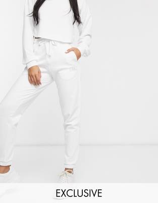 white fleece sweatpants