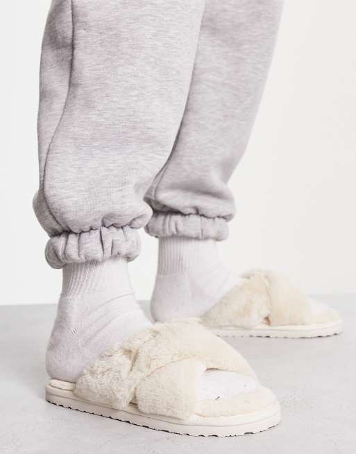 Fluffy sales slippers puma