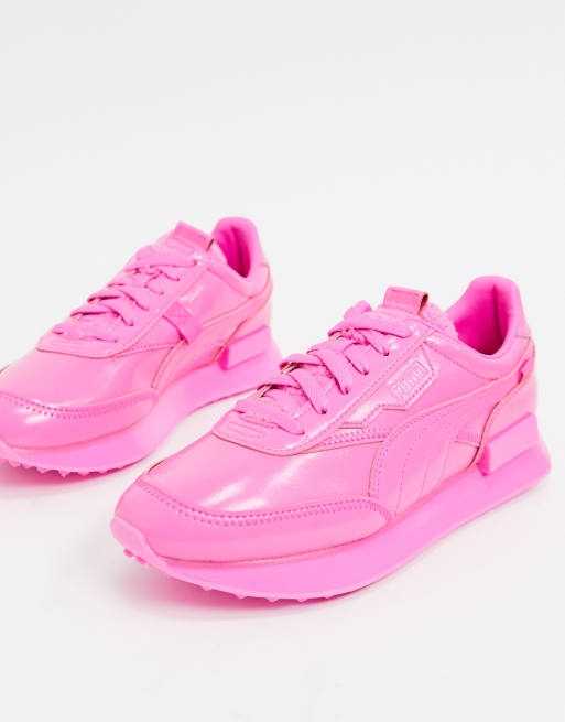 Hot pink on sale puma shoes