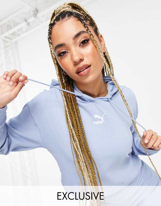Puma – Gerippter, kurzer Kapuzenpullover in Blau, exklusiv bei ASOS