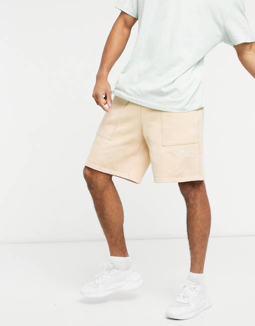 Puma – Heavy Classics – Beige shorts, 4 av 4