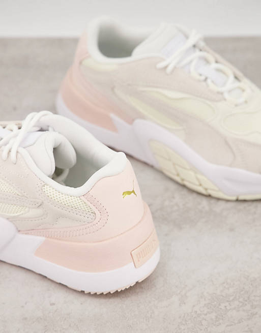 Puma Hedra Minimal trainers in pink and white