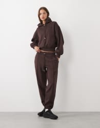 Puma Her fleece pants in brown