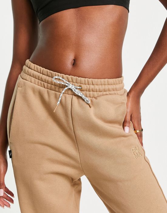 https://images.asos-media.com/products/puma-infuse-sweatpants-in-tan/201850193-3?$n_550w$&wid=550&fit=constrain