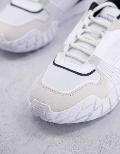 PUMA – Kyron Core – Sneaker in Weiß und Grau, 2 von 4