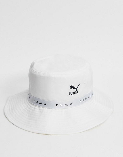 Puma logo bucket hat in white