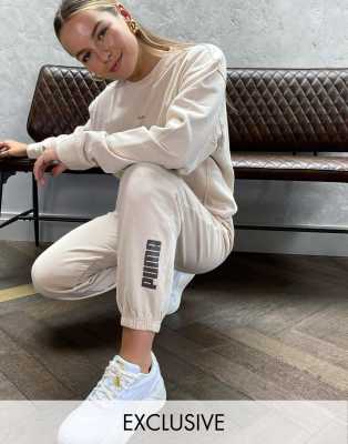 puma logo oversized sweatshirt in washed stone