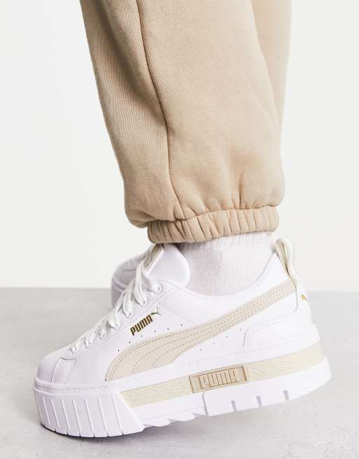 Puma Mayze Sneakers met plateauzool in wit en stone