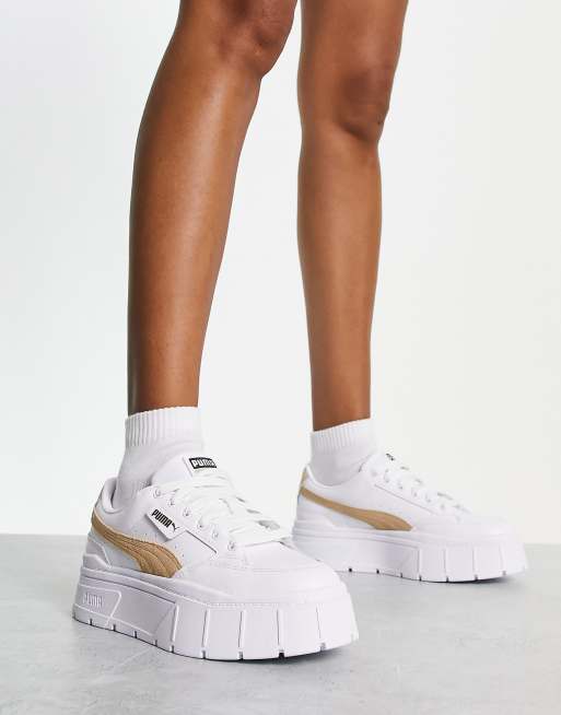 PUMA Mayze Stack Sneaker in Weiß und Hellbeige ASOS
