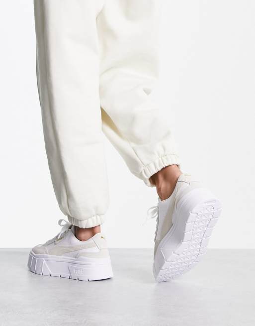 PUMA Mayze Stack Sneakers bianche con dettagli in velluto a coste ASOS