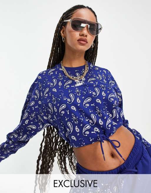 PUMA – Off Beat – Blå, paisleymönstrad, kort sweatshirt
