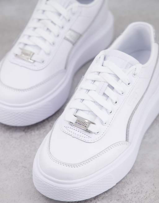 PUMA – Oslo Maja – Vita och silverfärgade sneakers, 2 av 4