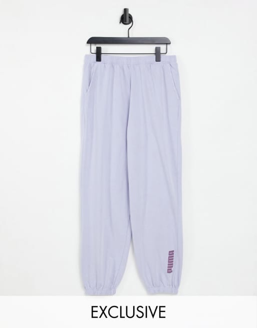 Puma - Oversized joggingbroek met wassing in lila, exclusief bij ASOS