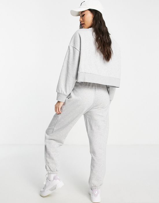 https://images.asos-media.com/products/puma-oversized-pleated-sweatpants-in-gray-exclusive-to-asos/201299635-2?$n_550w$&wid=550&fit=constrain