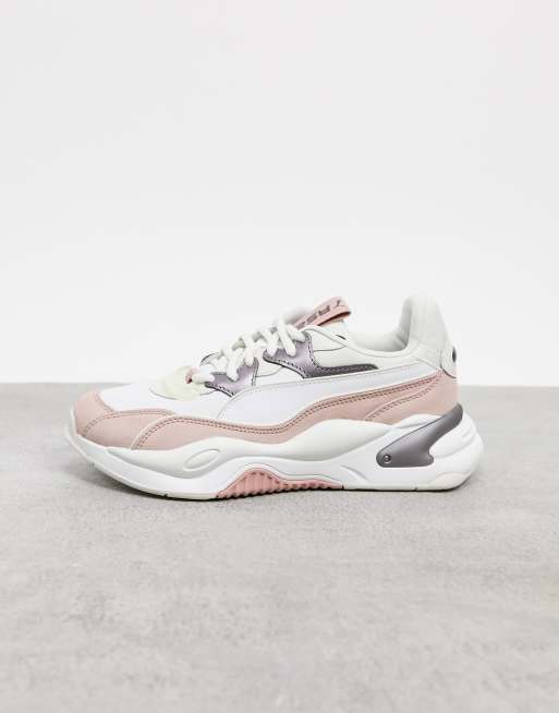 Puma grise et shop rose