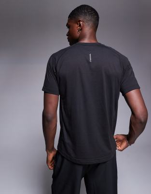 Puma Run Short Sleeve Tee In Black