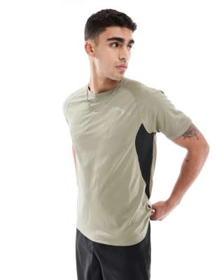 PUMA – Run Velocity – T-Shirt in Khaki mit roter Paspelierung - view 1