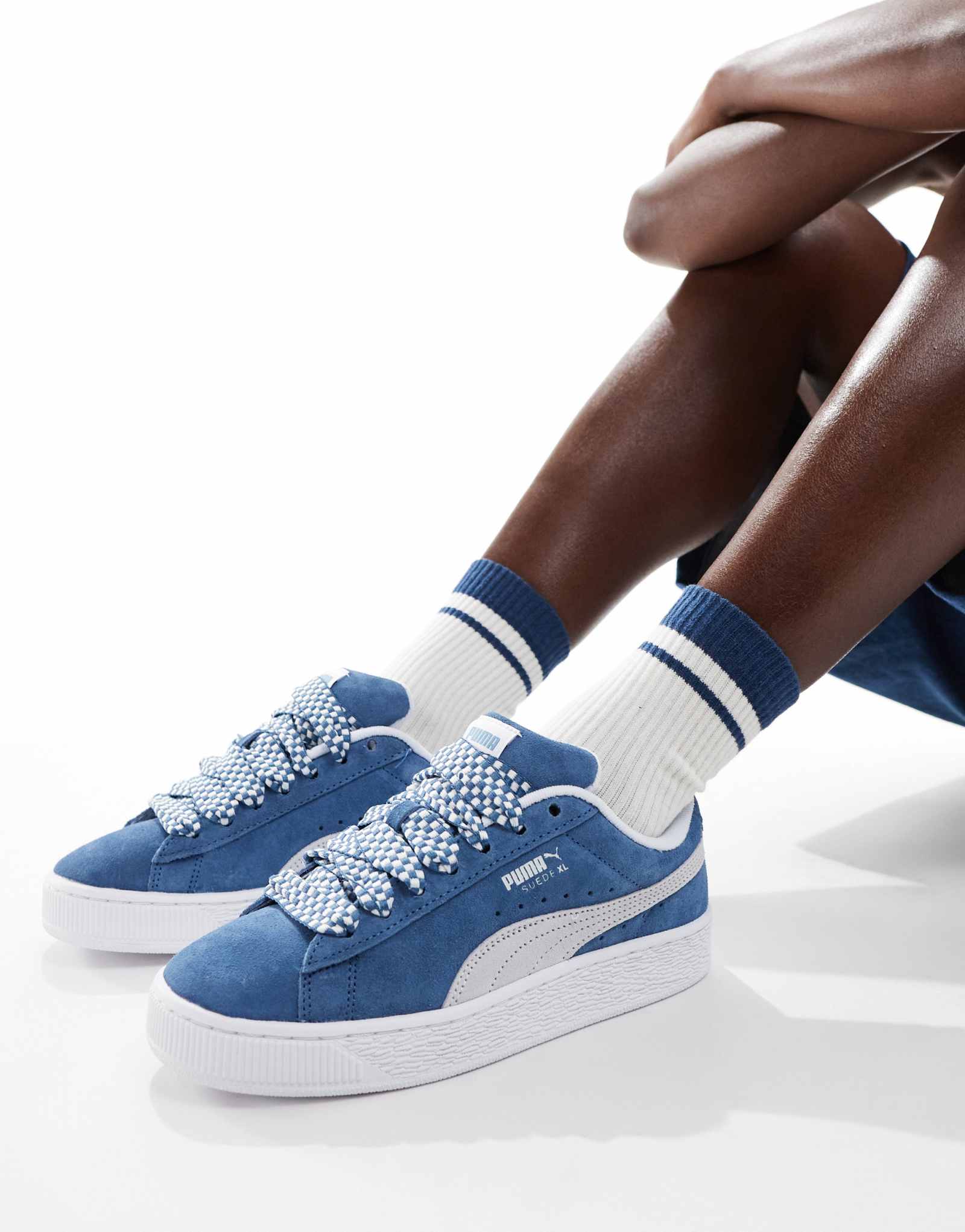 Кроссовки PUMA Suede XL с кружевной отделкой синего и белого цветов