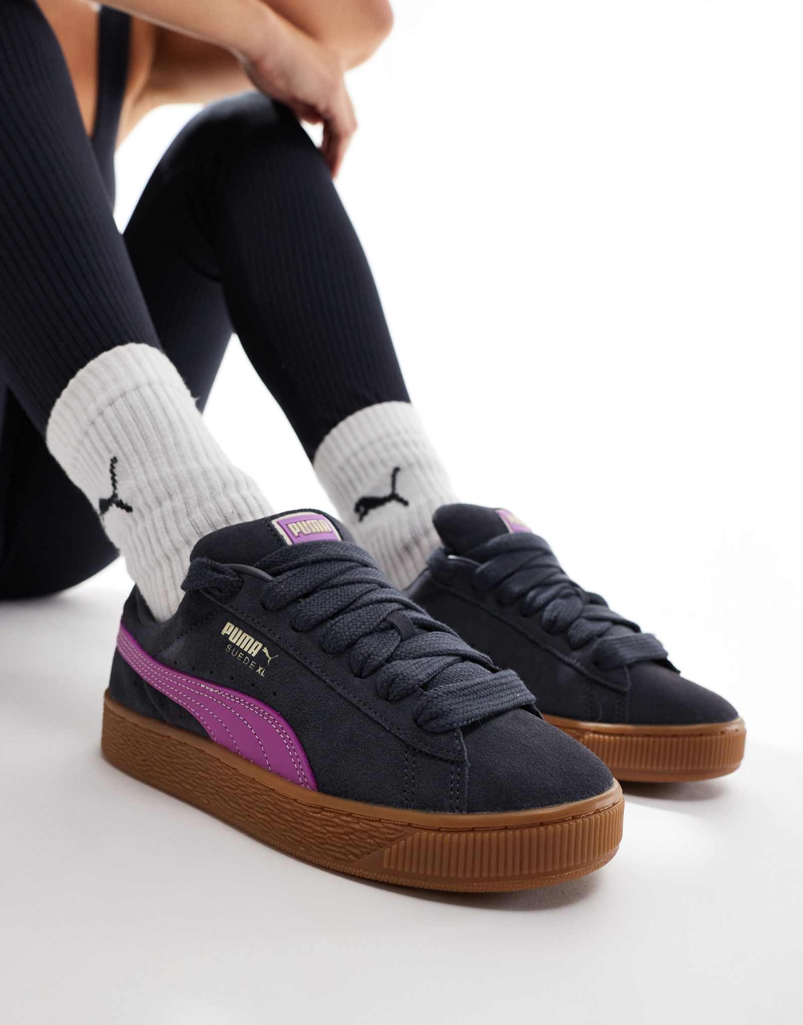 Кроссовки PUMA Suede XL на резиновой подошве темно-серого и фиолетового цветов