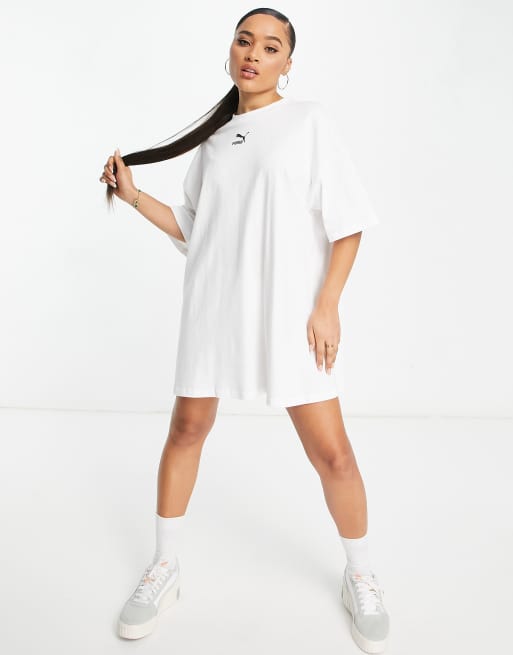 hun er Gør alt med min kraft Rengør soveværelset Puma t-shirt dress in white | ASOS