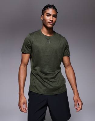 Puma Tad Essential Heather Cat training t-shirt in green