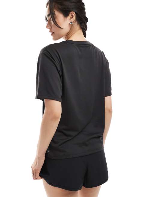 PUMA TAD – Essential – Locker geschnittenes Sport-T-Shirt in Schwarz, 4 von 4