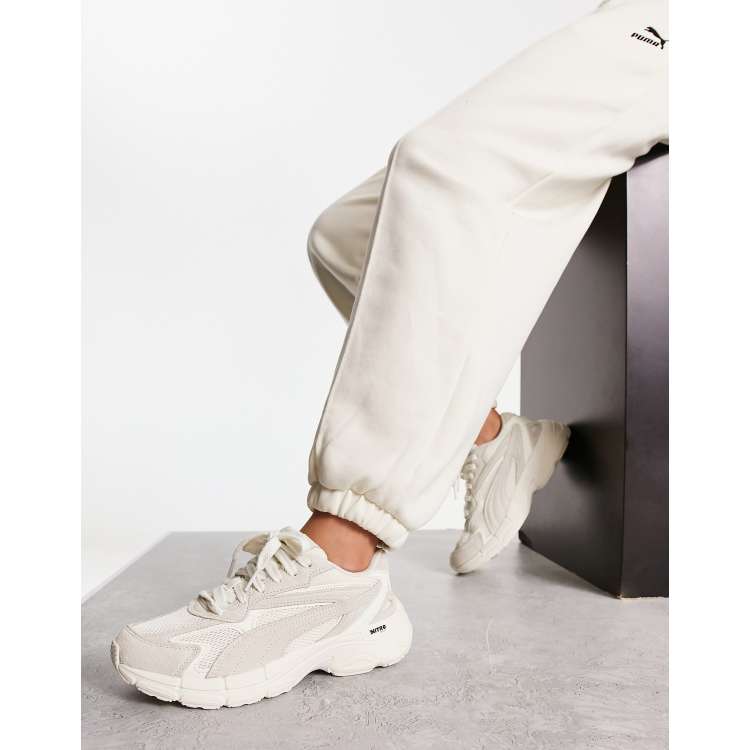 Sneakers cream on sale