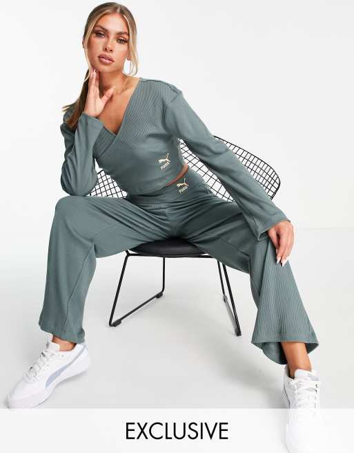 PUMA - Top a maniche lunghe avvolgente verde intenso a coste