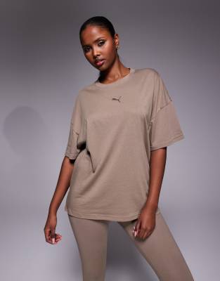 PUMA - Train - Oversize-T-Shirt in Braun-Brown