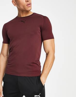 Puma Training Formknit seamless t-shirt in burgundy-Red